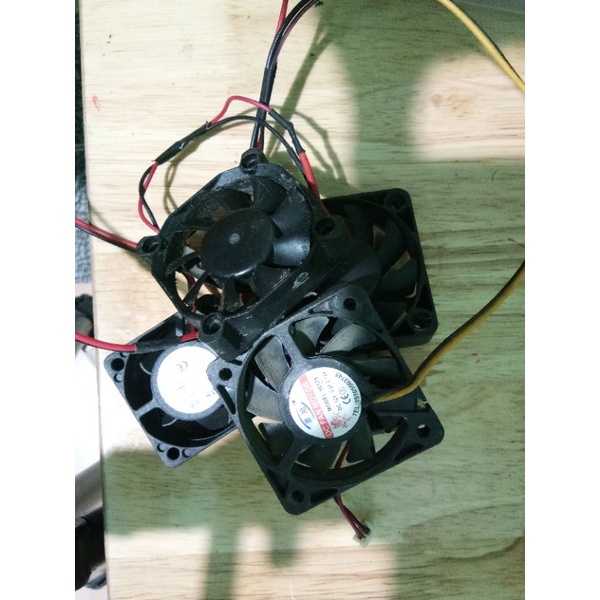 quạt 12v nhỏ tháo máy