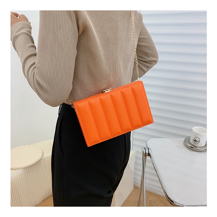 Túi đeo JASMIN NOIR chéo nắp gập in họa tiết kẻ sọc phối dây xích thời trang cho nữ