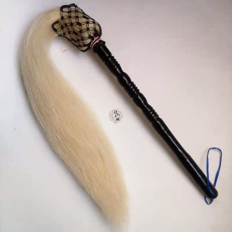 Phất trần cán gỗ đào
