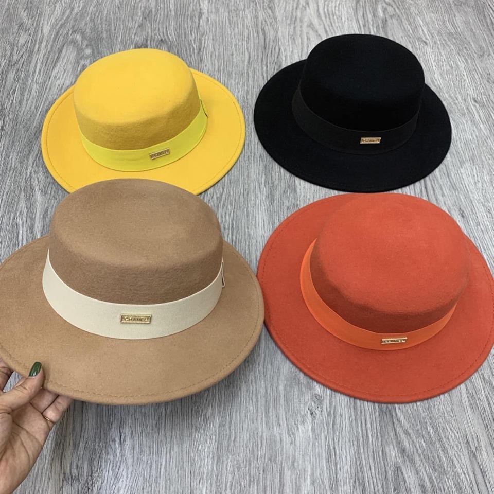 Mũ Dạ Tròn Tag Chữ Siêu Sinh