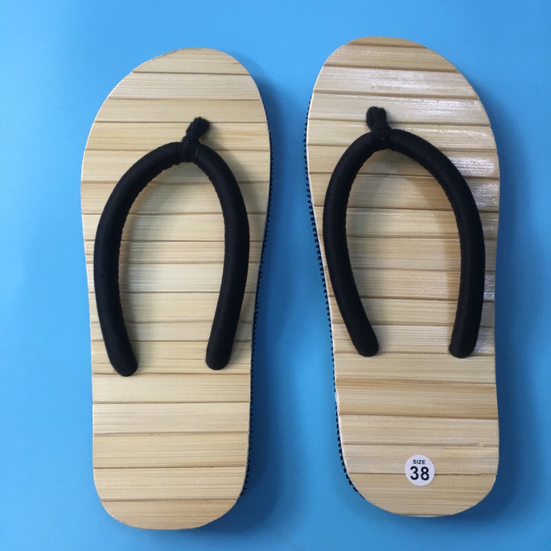 Dép cói đi biển siêu nhẹ xinh.