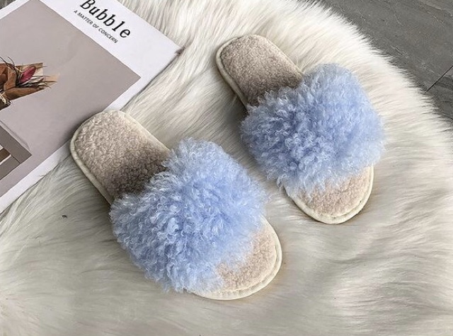 Dép bông trong nhà