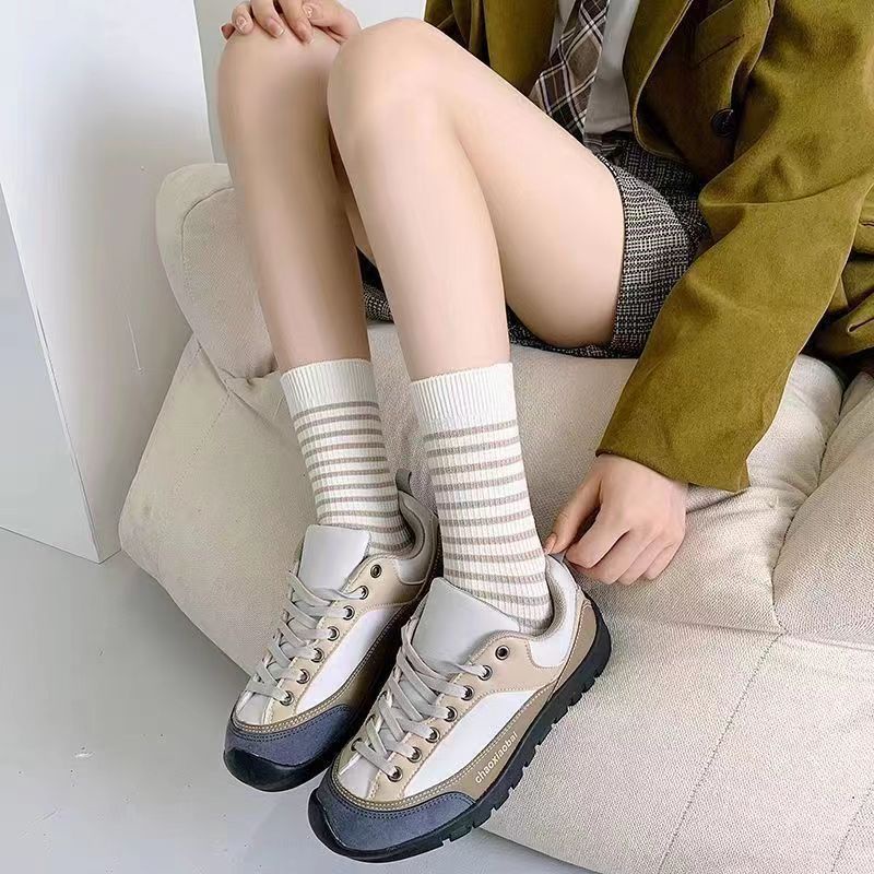 Vớ Cổ Trung Kẻ Sọc Trắng Đen In Hình Gấu Hoạt Hình Dễ Thương Thời Trang Thu Đông Cho Nữ