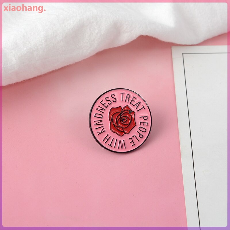 Ghim cài áo hình tròn in chữ và hoa màu hồng mềm mại dành cho nam và nữ