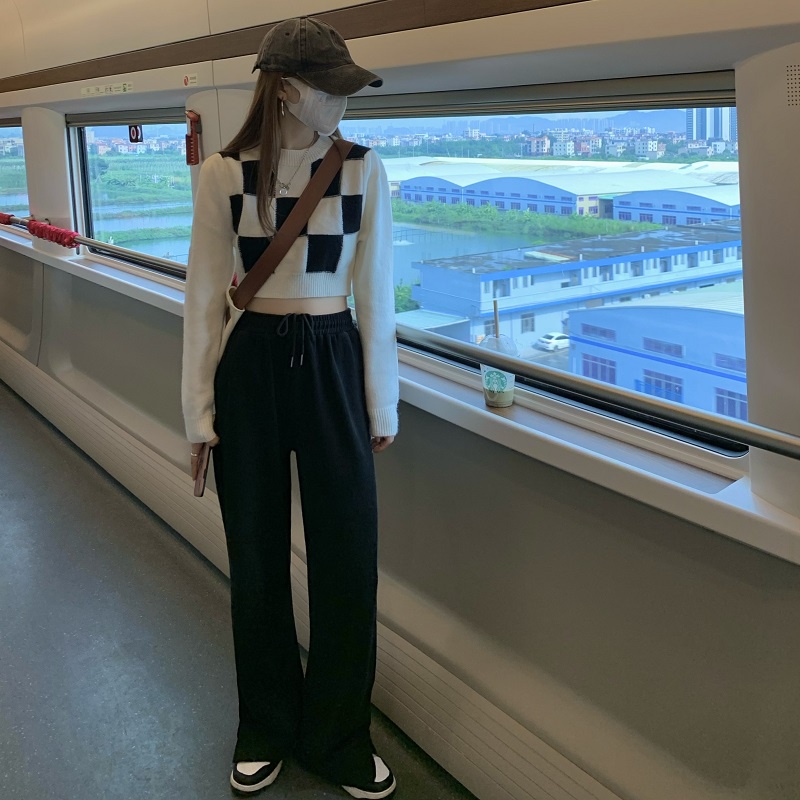 Áo Len Dệt Kim 173063Áo Thun Cổ Tròn Màu Trắng Đen Họa Tiết Sọc Caro Phong Cách Phương Tây