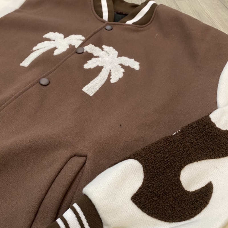 [ Ảnh thật ] Áo khoác bomber nam nữ unisex - Varsity Jacket nâu phiên bản logo thêu chất dạ lớp trong nỉ nhung mềm mại