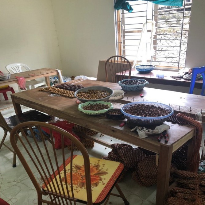 Sản Phẩm Đệm lót ghế massage ô tô, xe hơi hạt gỗ 100% gỗ Trắc tự nhiên cao cấp GT-V/Sản xuất thủ công tại Xưởng .