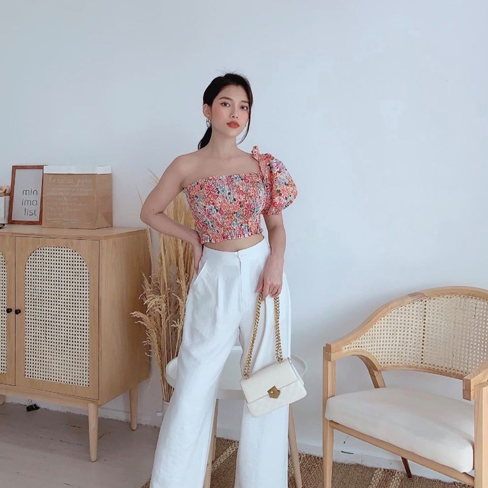 Áo crop hoa nhún chỉ lệch tay