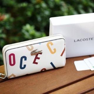Ví Lacoste