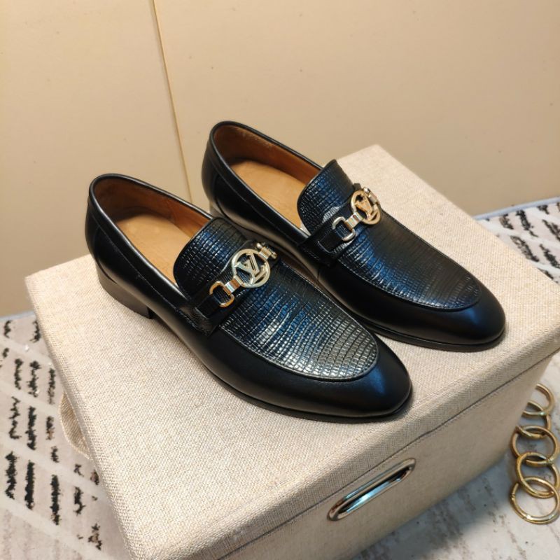 Giày lười da cao cấp logo ánh kim LV