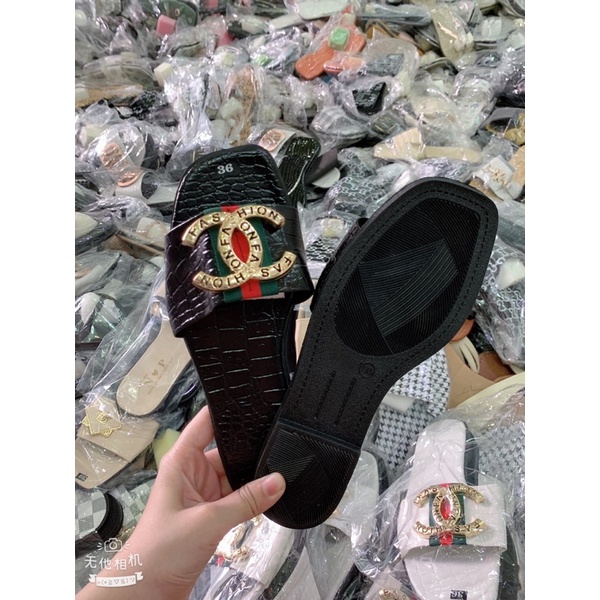 dép bệt quai ngang khoán X nền da rắn xịn xò. bền đẹp. nắng mưa đều mang được. cam kết như hình ( hình tự chụp )