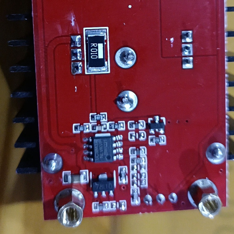 Mạch hạ áp dc-dc 9a 150w 5-40v xuống 1.2-35v 12a