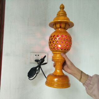 Đèn  thờ  gỗ xà cừ cao cấp hình  quả dứa