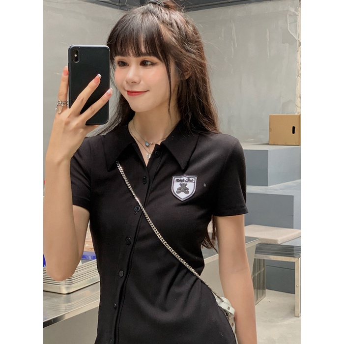 Đầm Polo Body Cúc Lệch Thêu Logo Gấu Xẻ Vạt 2 Màu