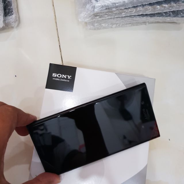 Điện thoại Sony Xperia XZ1 ram4G rom 64G mới 99%, chơi PUBG/Free Fire/LIÊN QUÂN ngon | BigBuy360 - bigbuy360.vn