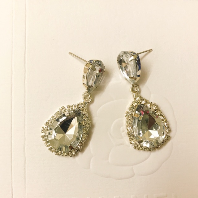 Bông tai đính đá dài