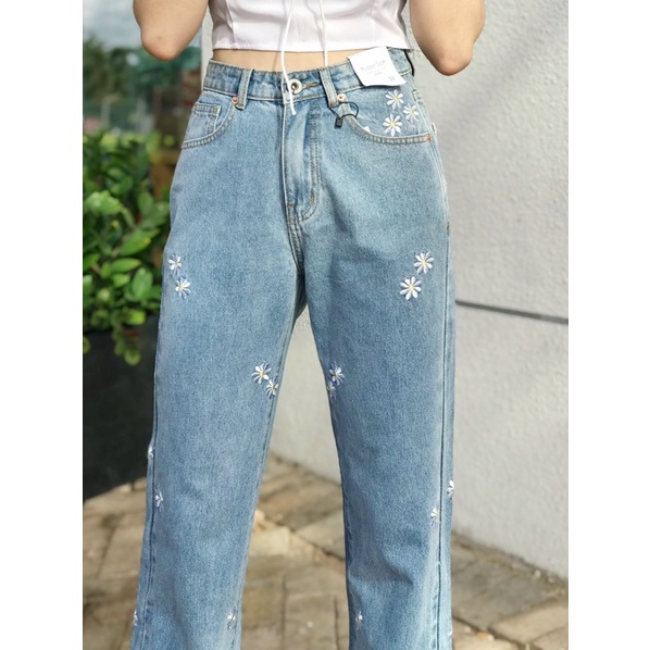 Quần jeans thêu