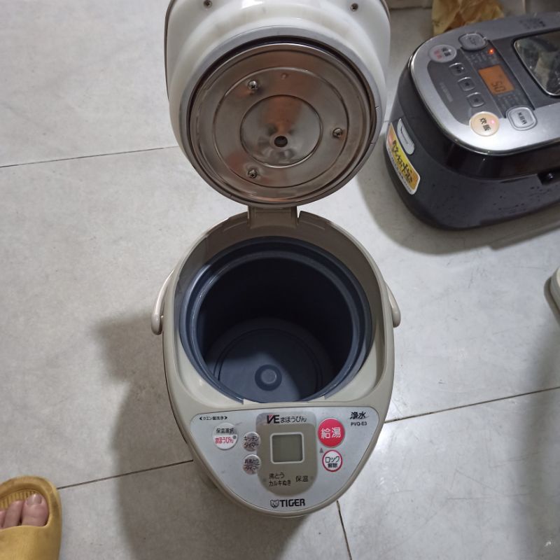 Bình thủy điện hiệu Tiger , dung tích 3 lit