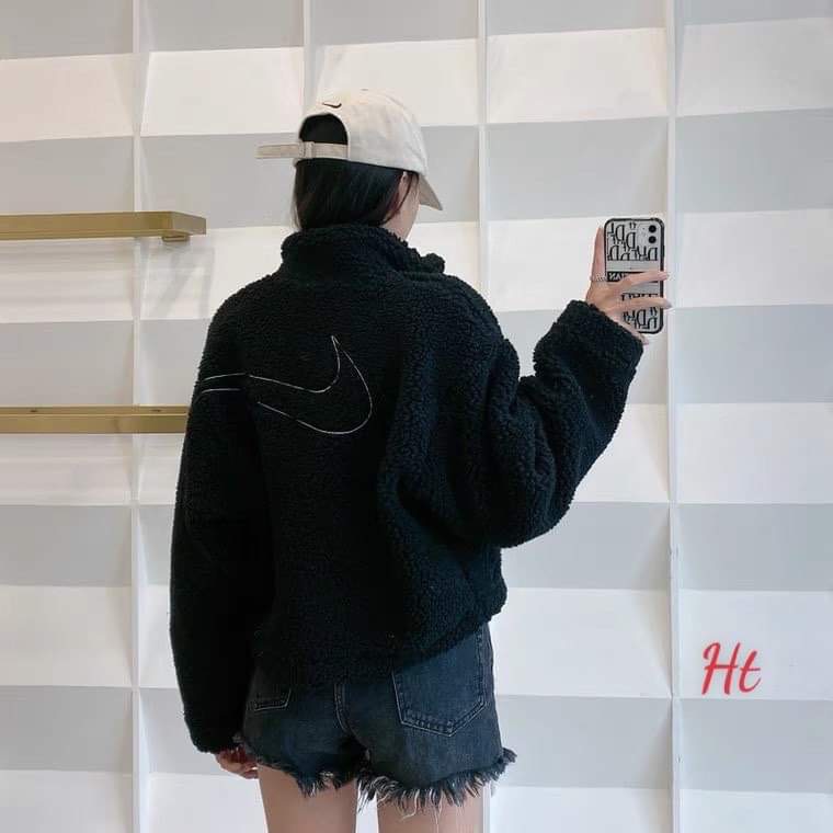 Áo lông rút gấu phẩy 3 màu 3 màu: trắng, nâu, đen Logo thêu siêu sịn sò