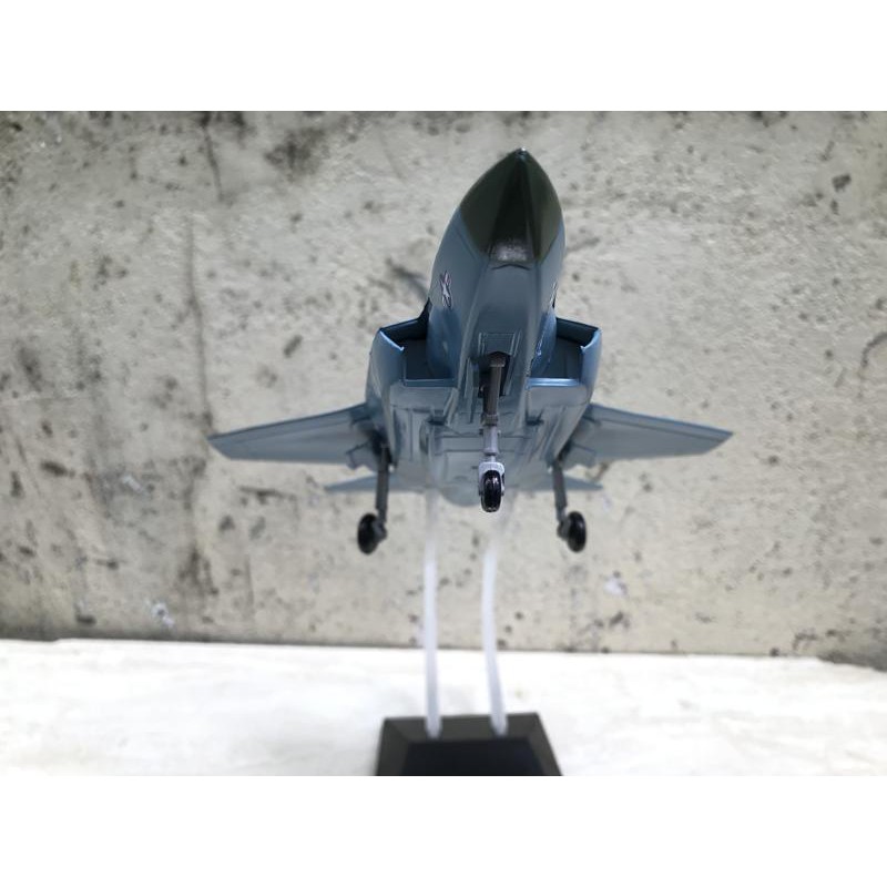 Mô hình Máy báy Tiêm kich F-35 1:72