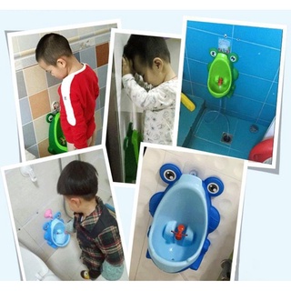BÔ TIỂU ĐỨNG CHO BÉ TRAI