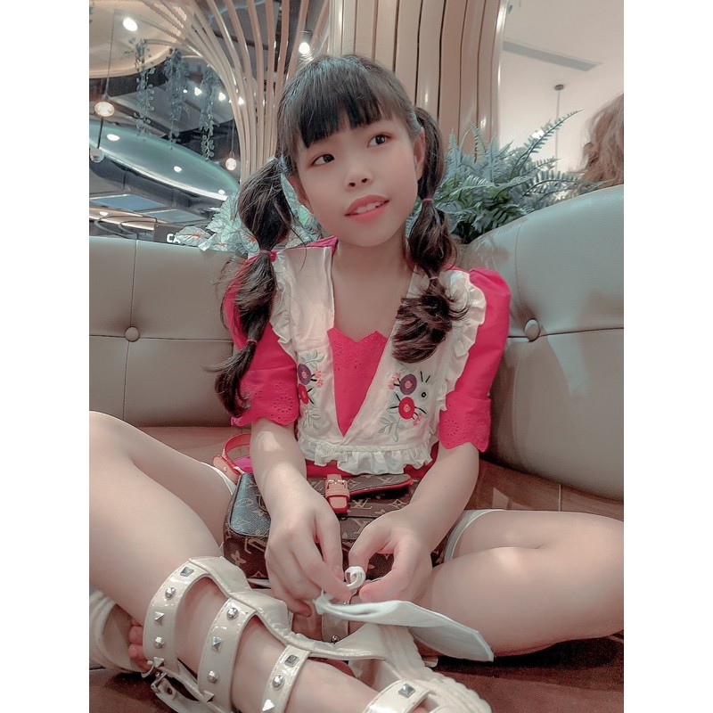 Áo Hồng đẹp mê mẩn luôn !! Áo mix cổ thêu sịn sò - mix gì cũng xinh!phối jean- chân váy - yếm đều cực xinh