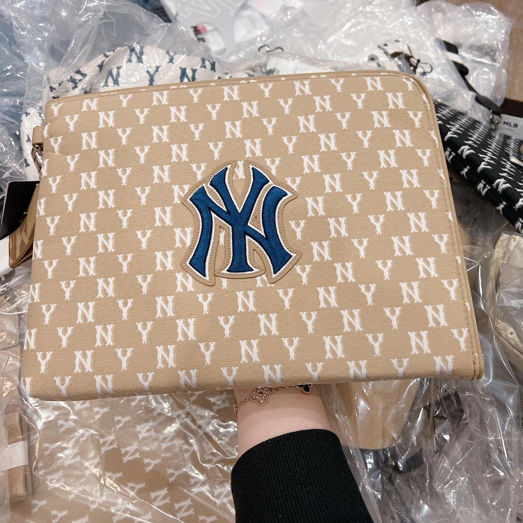 SẴN / ĐỦ MÀU / BAO AUTH - Túi Clutch MLB New Arrivals 2022 - Ví Kẹp Nách Màu Đen, Vàng Nâu - HÀNG CHÍNH HÃNG