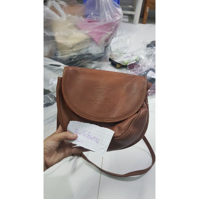 Túi đeo chéo chị Loan