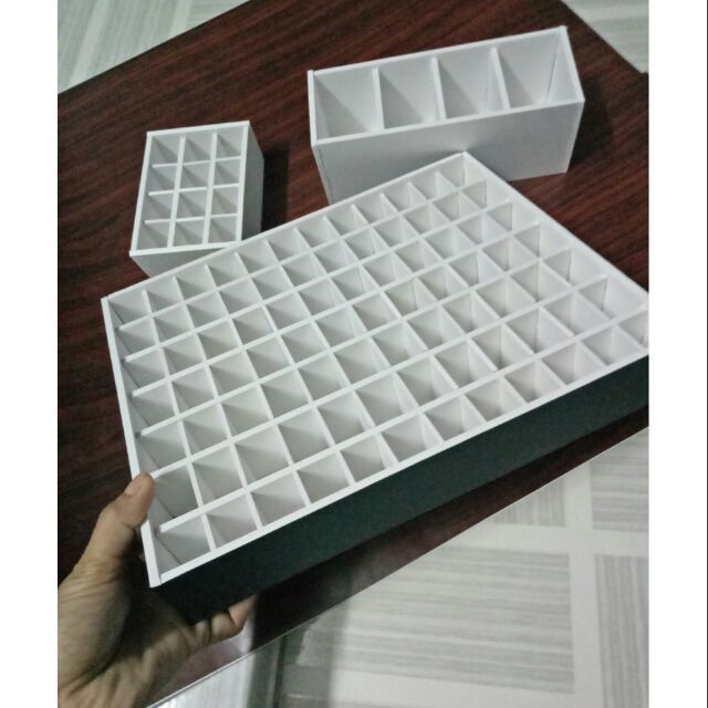 Khay đựng son 84 ô trưng bày