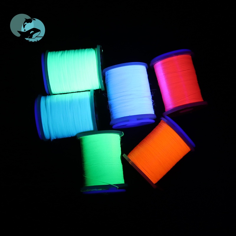 1 Cuộn Chỉ Phát Sáng Trong Bóng Tối