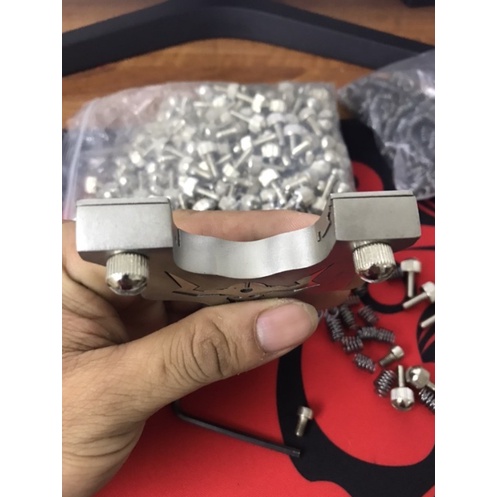 Ốc Ná Cao Su 1 Cặp Inox Nổi dễ sử dụng, thay cho Lục Giác Bị Trờn Ren