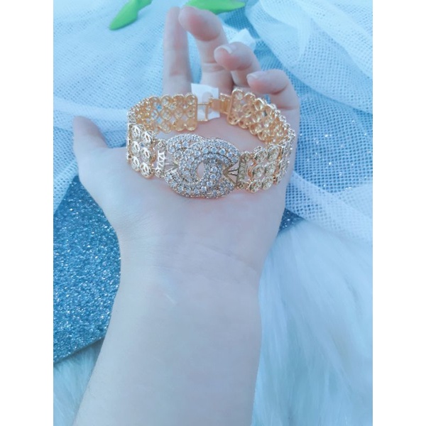 LẮC TAY CHANEL ĐÍNH ĐÁ KẾT HỢP ĐỒNG TIỀN MẠ VÀNG 18K