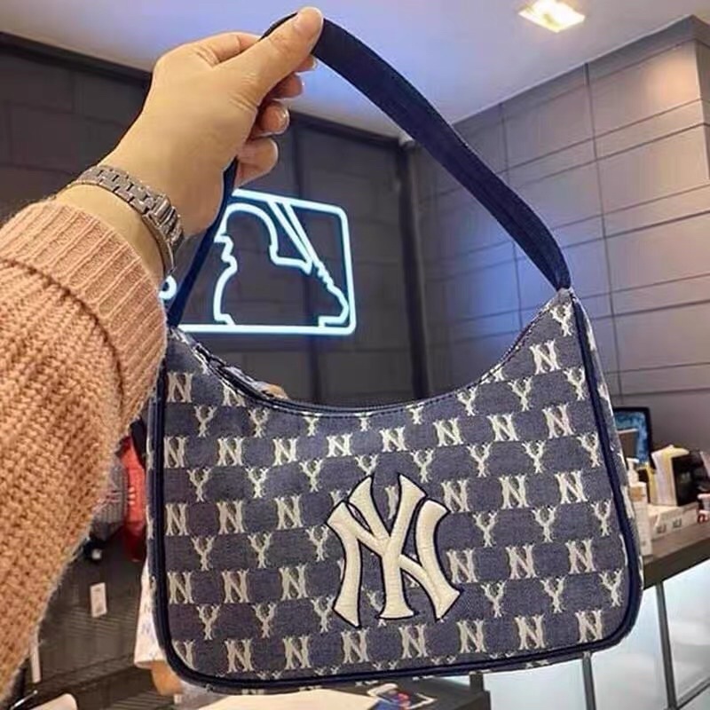 Túi mlb đeo vai