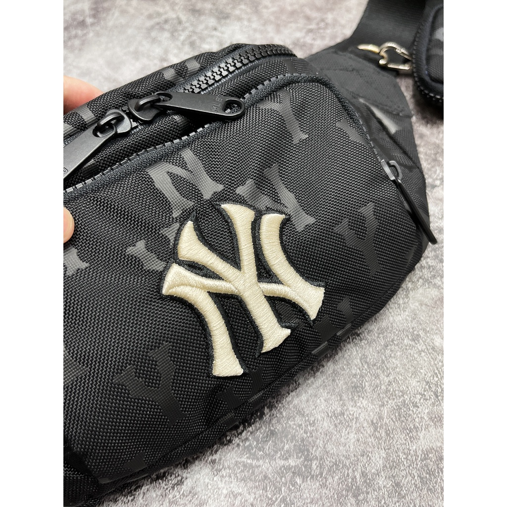 Túi đeo chéo bao tử MLB NY Monogram Waist Bag - Black hàng dư xịn