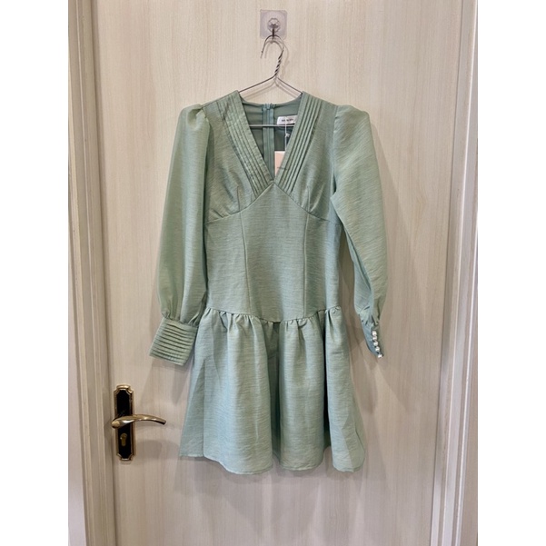 Váy xanh tay bồng