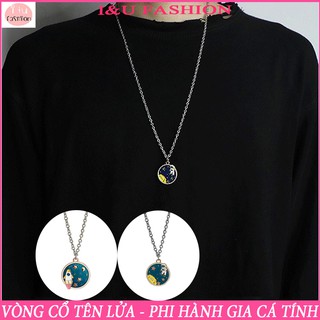 Vòng cổ dây chuyền UNISEX Nam Nữ phi hành gia ,tên l.ửa với mặt bóng có thể đổi màu sắc từ đậm đến nhạt VC-54
