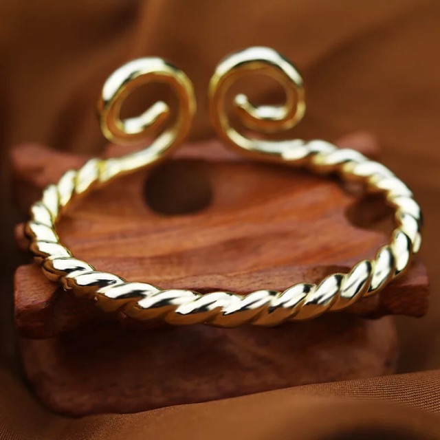 VHD155400 VÒNG KIM CANG HOA DU KÝ THẦN THÁNH - TRÓI CRUSH TRONG 1 NỐT NHẠC | BigBuy360 - bigbuy360.vn