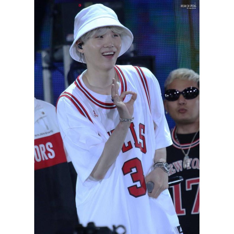 Nón vành tròn thời trang cho fan nhóm nhạc BTS