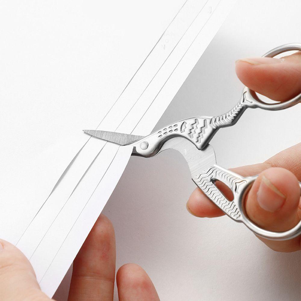 Kéo Tỉa Lông Mày Mini Bằng Thép Không Gỉ Tiện Dụng