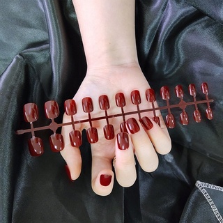 Bộ 24 Móng Tay Giả Màu Sắc Xinh Xắn