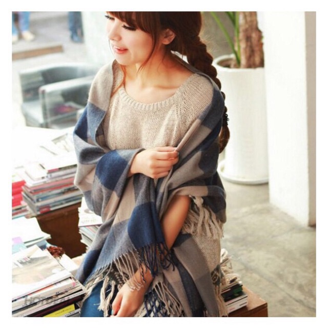 Khăn len kẻ thời trang