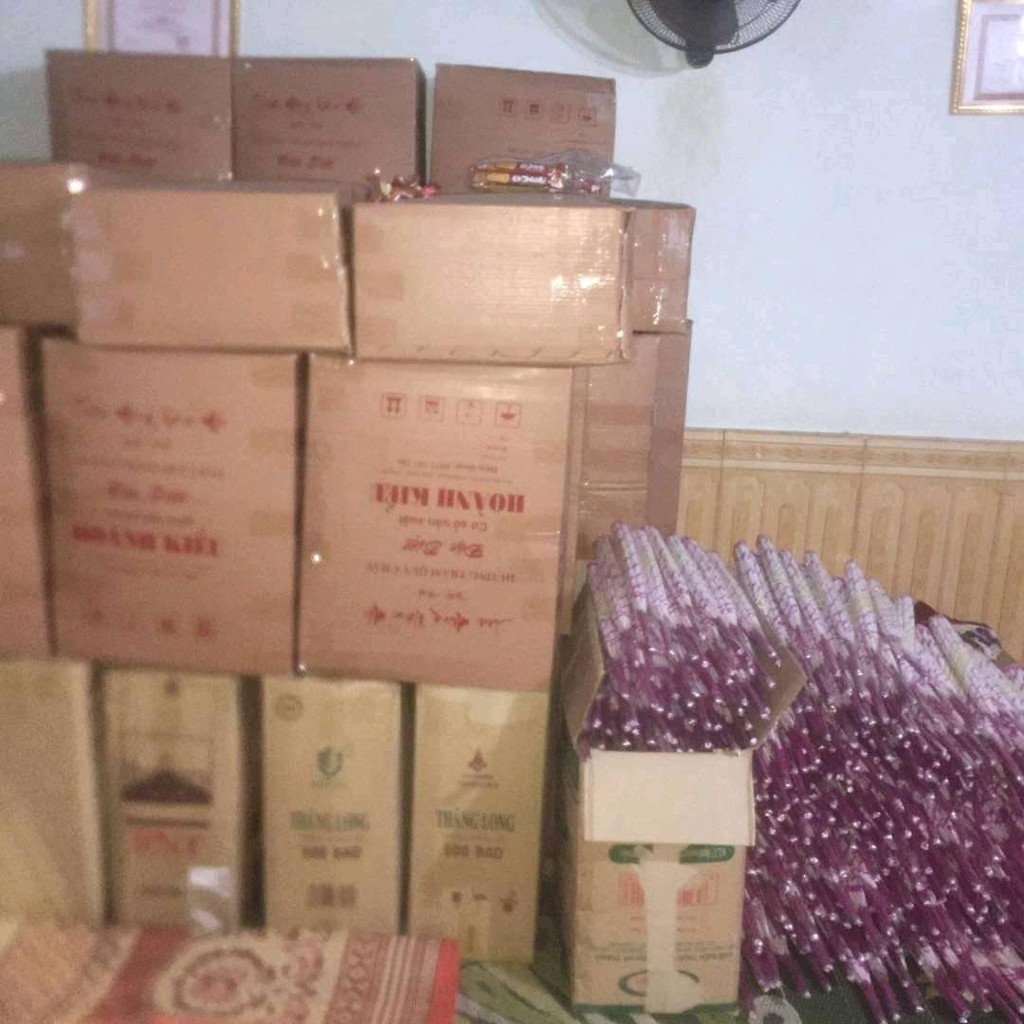 HƯƠNG TRẦM QUỲ CHÂU NGHỆ AN-HƯƠNG BÀI ĐƯỢC LÀM TỪ RỄ CÂY HƯƠNG BÀI ĐÀO TRÊN NÚI MIỀN TÂY XỨ NGHỆ  búp 10 cây