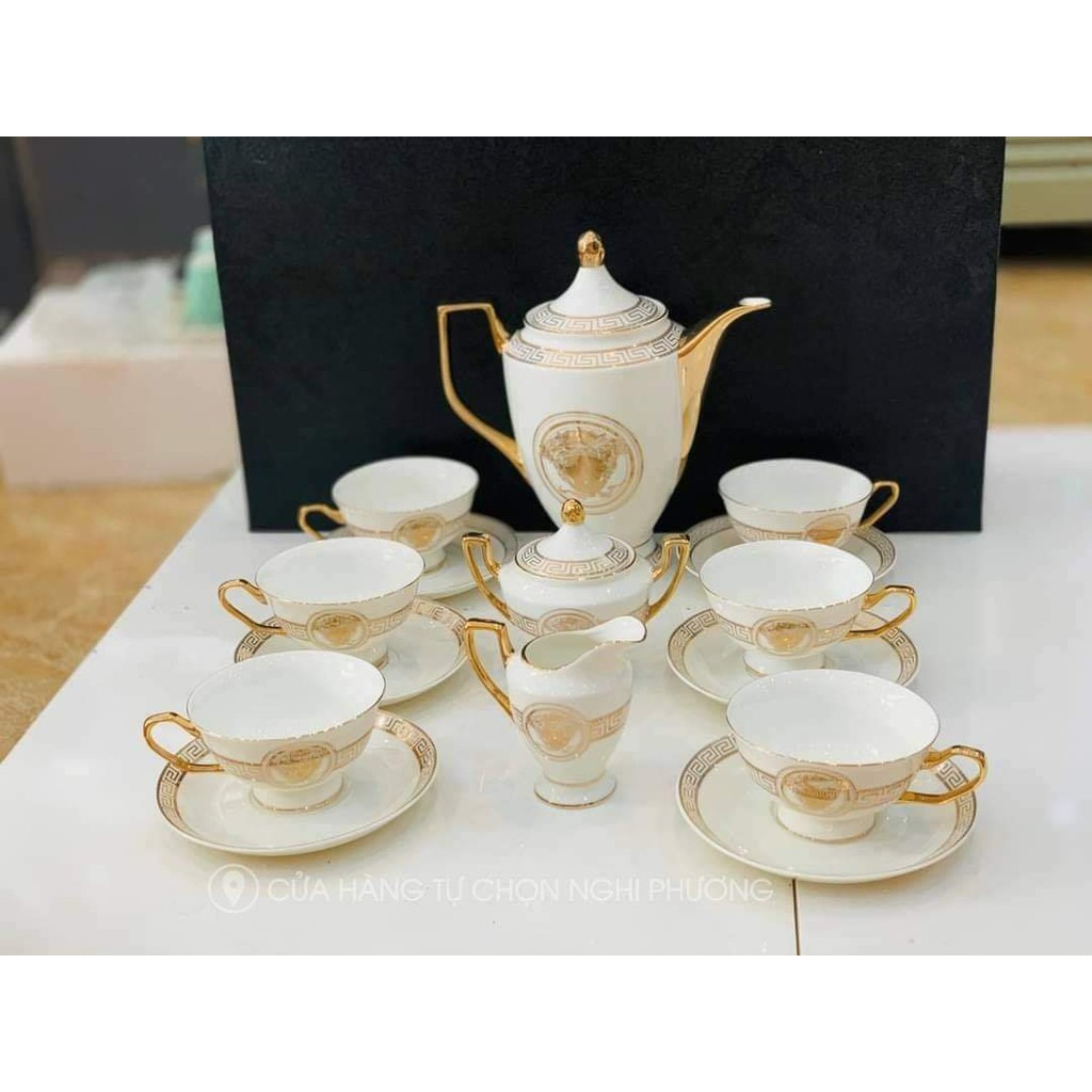 BỘ ẤM CHÉN SỨ XƯƠNG KÈM  BÌNH ĐƯỜNG RÓT SỮA VERSACE MÀU TRẮNG VIỀN VÀNG