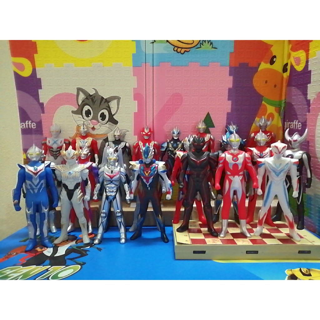 Mô hình Ultraman 23 cm ( phần 2 ) Siêu nhân điện quang