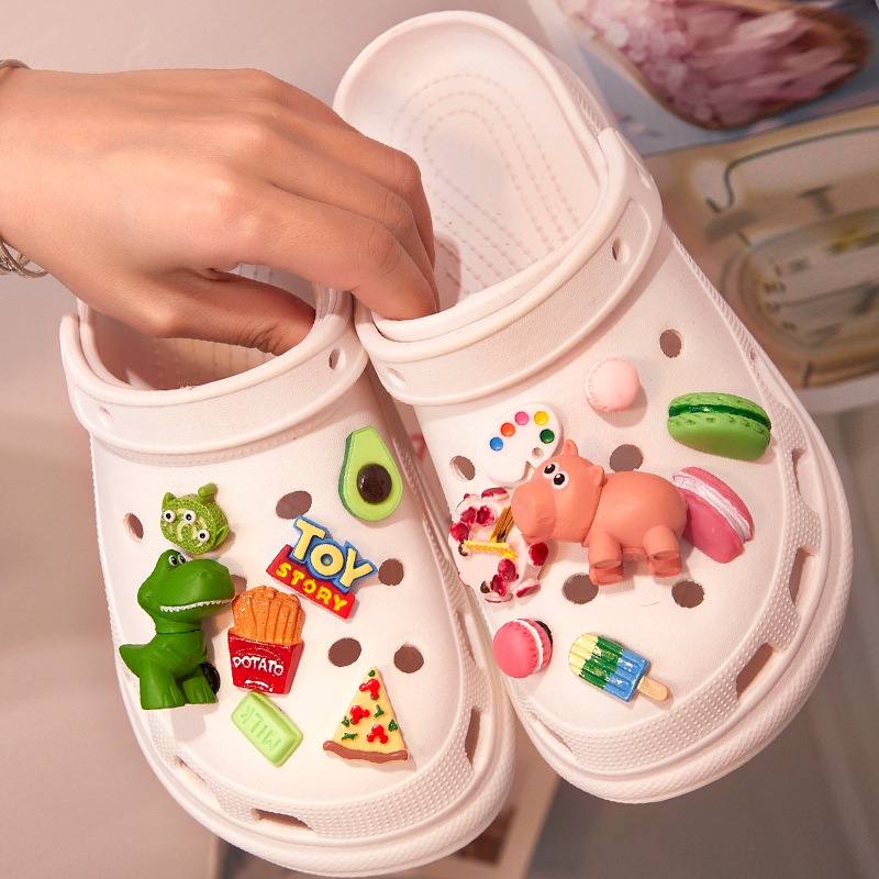 Phụ Kiện Khóa Giày Crocs Hình Buzz Lightyear Ba Mắt Phối Hoa Trang Trí Giày Ba Chiều Cho Bé