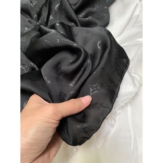 lụa LV đen