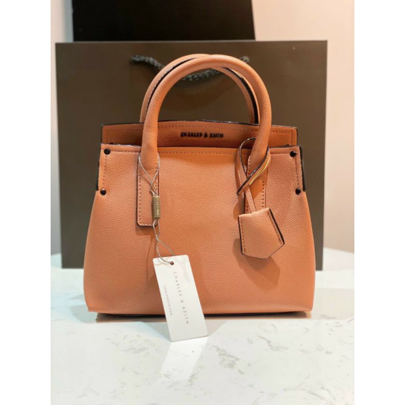 túi xách cnk kèm charm CK2-30270316-1