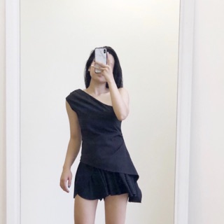 Áo lệch tay dài tà