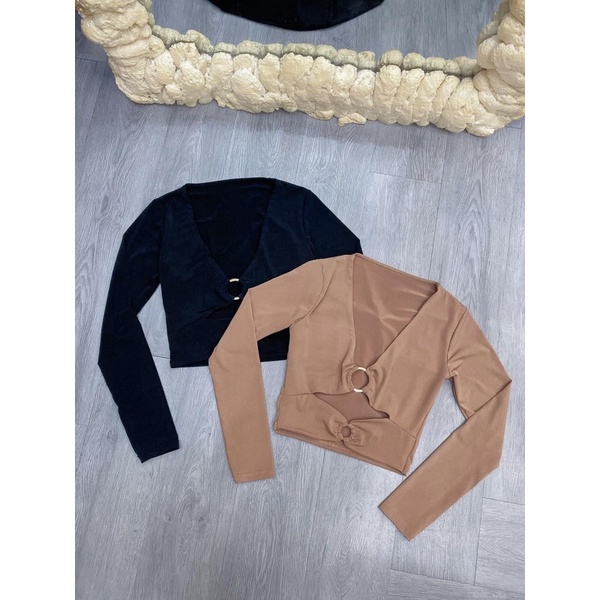 ÁO THUN TAY DÀI PHỐI 2 KHOEN HỞ EO TÔN EO M028