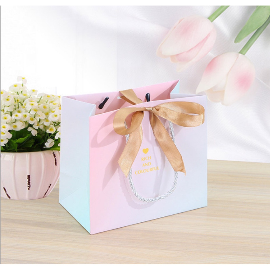 1 Túi Giấy Đựng Quà Thắt Nơ Xinh Xắn